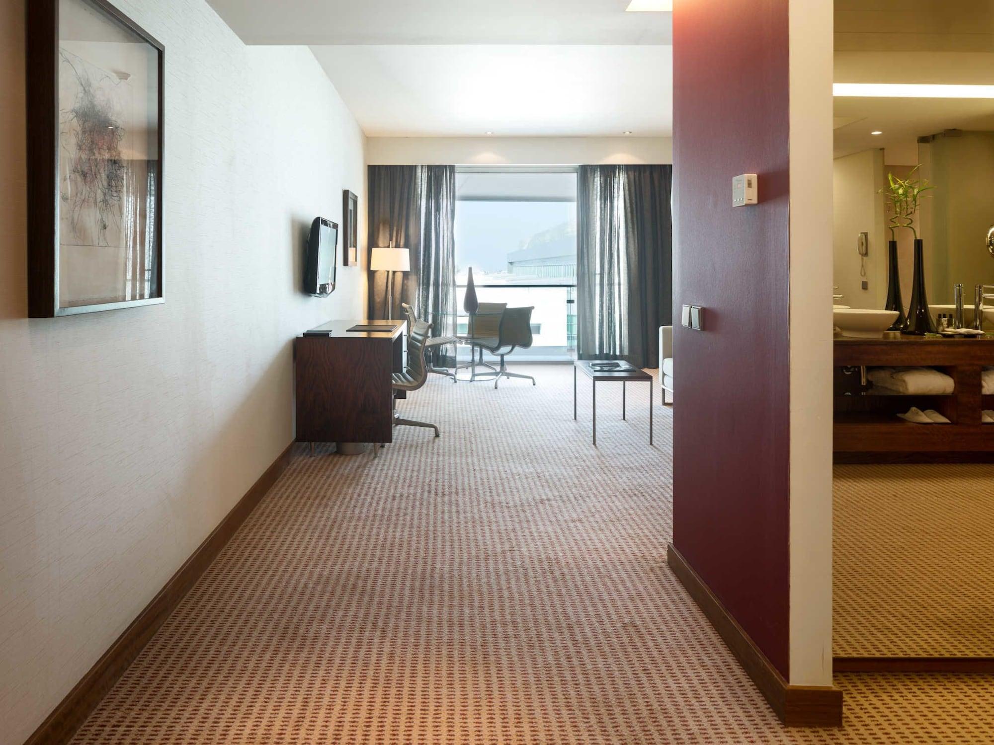 Lagoas Park 4*