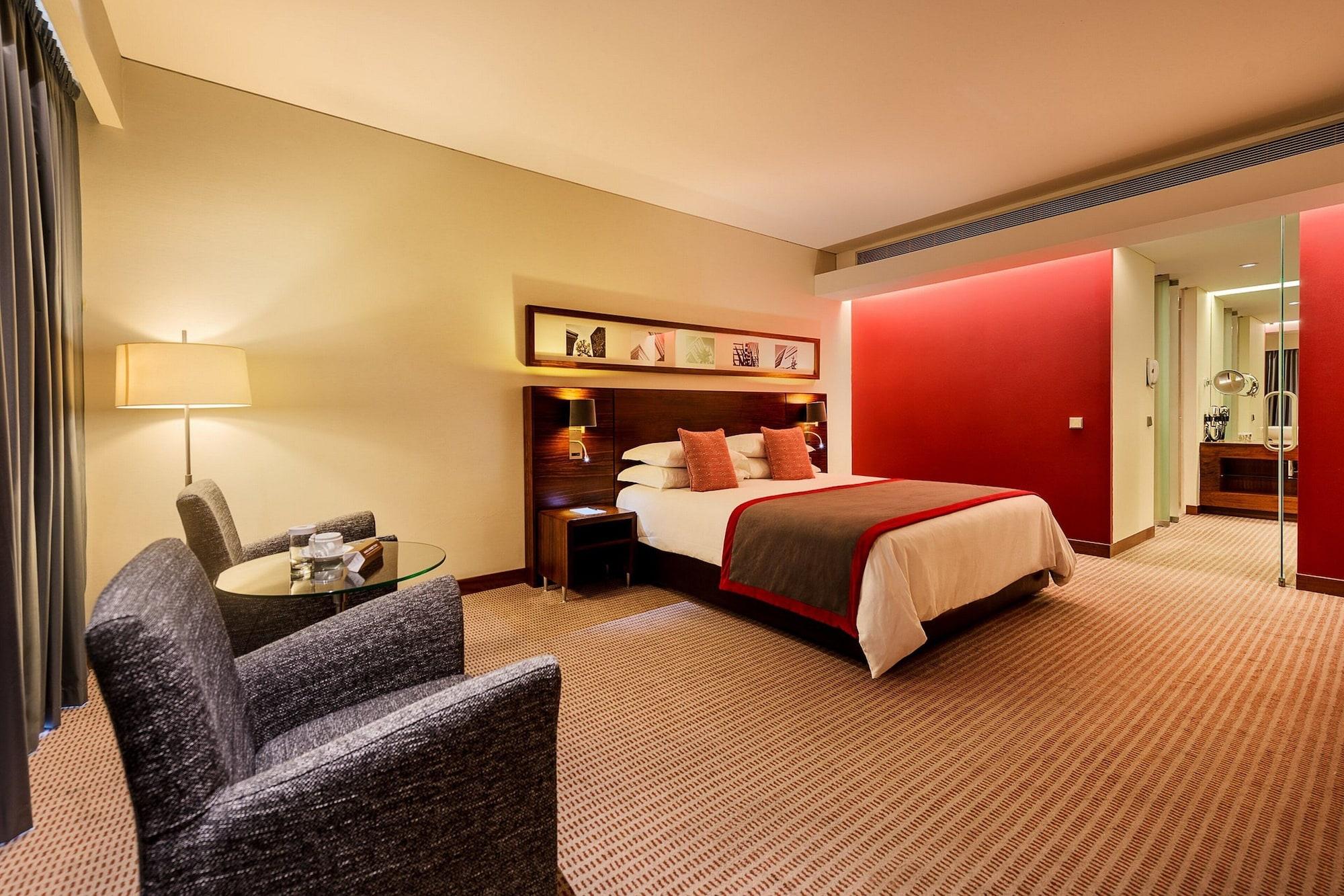 Lagoas Park Hotel 4*