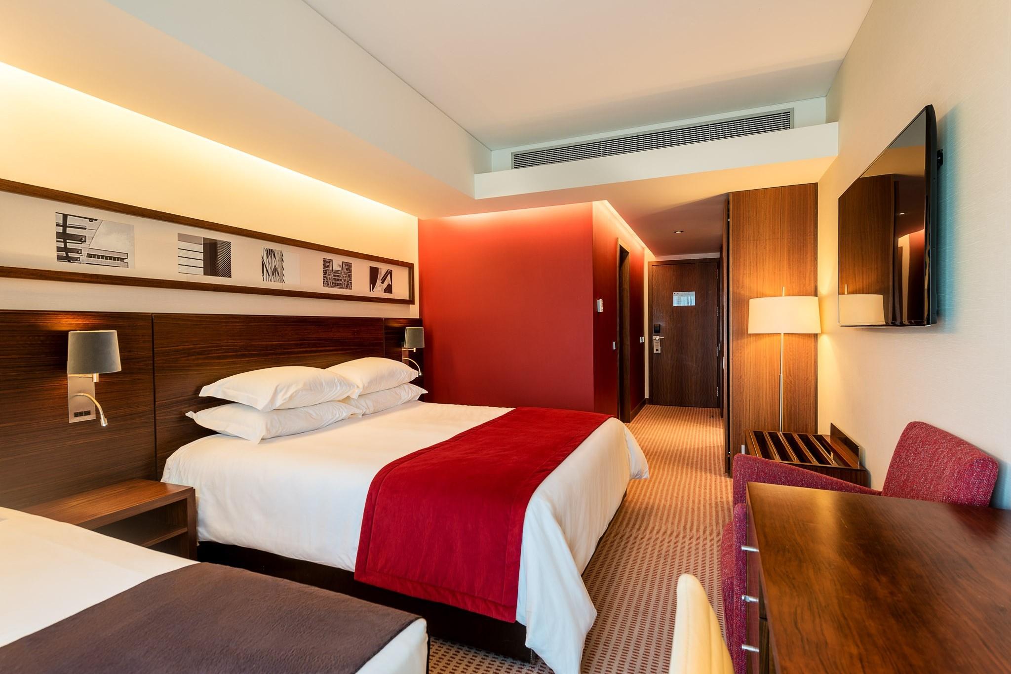 Lagoas Park 4*